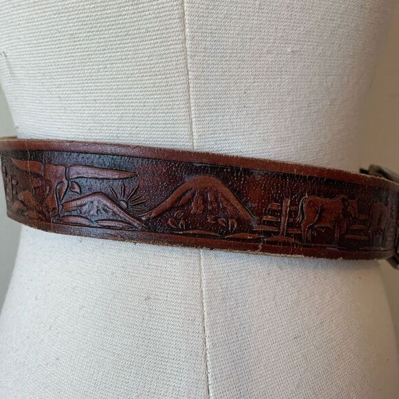 Vintage Brown Leather Western Belt Animal Square Leather Embossed 25-28” - Picture 3 of 8